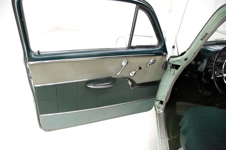 Pontiac-Chieftain-1953-Linden-Green-Dark-Green-32