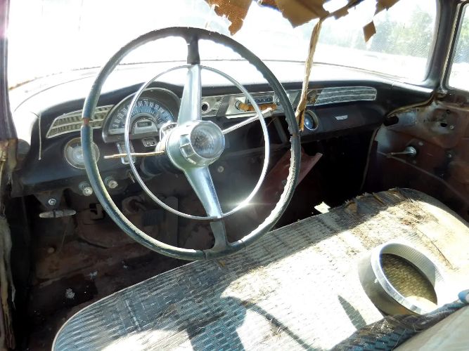Pontiac-Chieftain-1956-4
