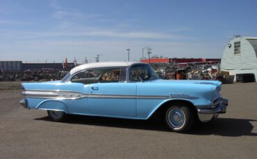 Pontiac-Chieftan-1957-16