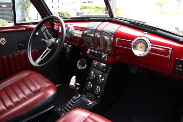Pontiac-Deluxe-1940-Black-Red-22
