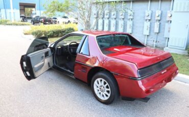 Pontiac-Fiero-1978-Red-Black-1