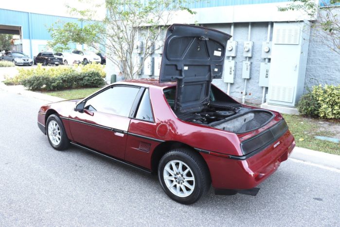 Pontiac-Fiero-1978-Red-Black-15