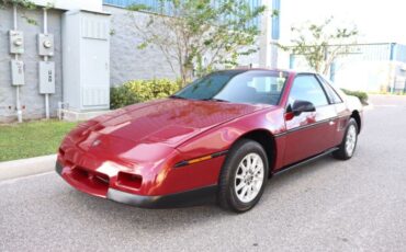 Pontiac-Fiero-1978-Red-Black-19