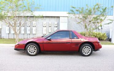 Pontiac-Fiero-1978-Red-Black-2