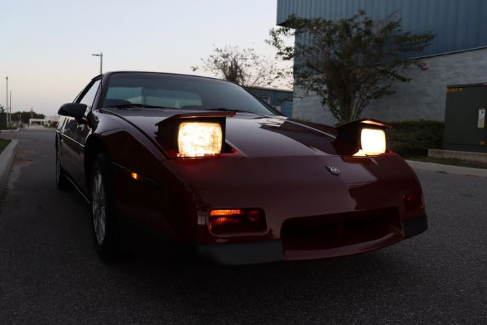 Pontiac-Fiero-1978-Red-Black-20