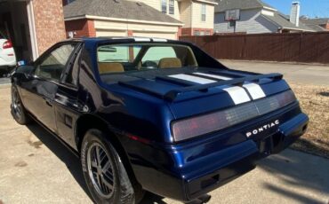 Pontiac-Fiero-1984-Blue-Tan-10