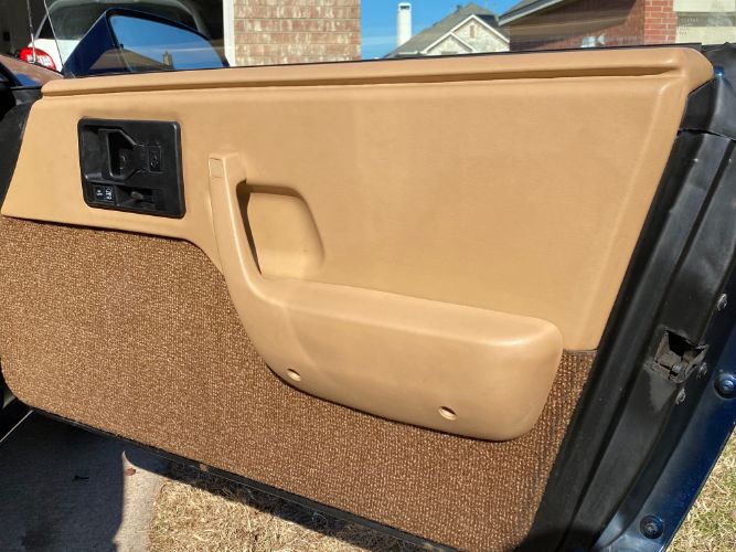 Pontiac-Fiero-1984-Blue-Tan-12