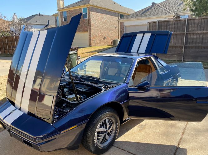 Pontiac-Fiero-1984-Blue-Tan-26