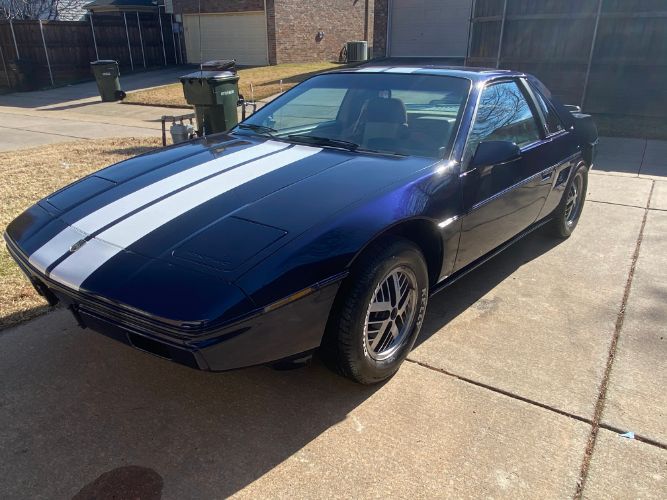 Pontiac-Fiero-1984-Blue-Tan-5
