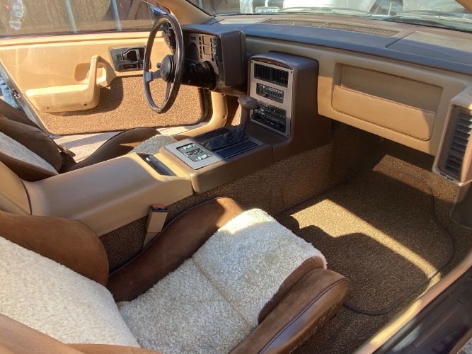 Pontiac-Fiero-1984-Blue-Tan-6
