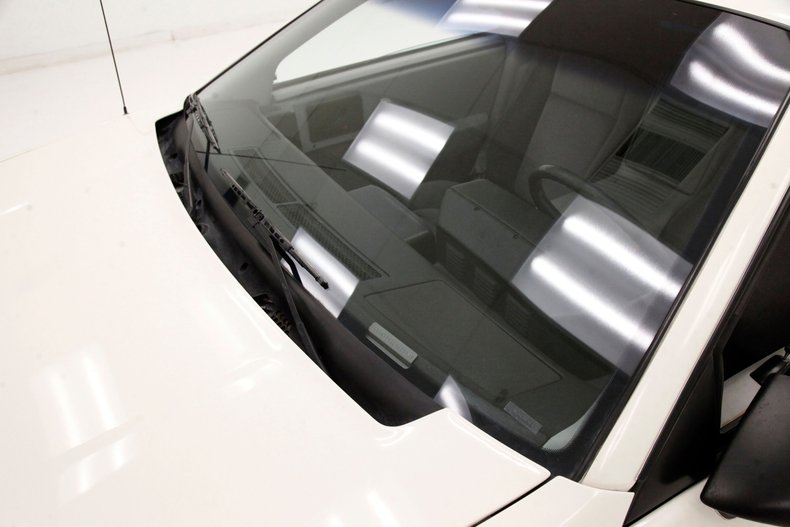 Pontiac-Fiero-1984-White-Dark-Gray-11