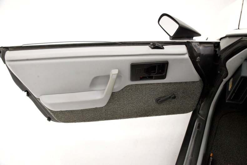 Pontiac-Fiero-1984-White-Dark-Gray-19