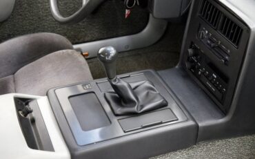 Pontiac-Fiero-1984-White-Dark-Gray-28