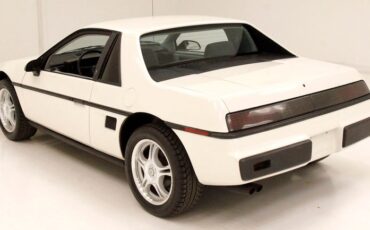 Pontiac-Fiero-1984-White-Dark-Gray-47