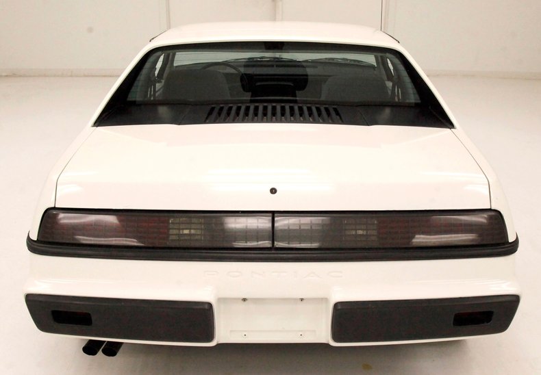 Pontiac-Fiero-1984-White-Dark-Gray-48