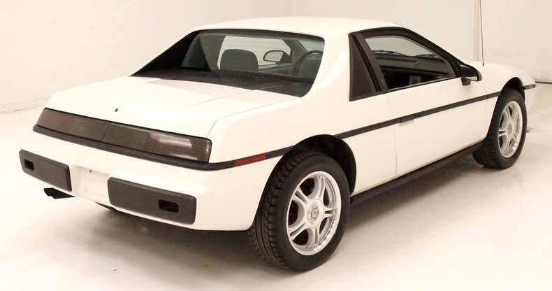 Pontiac-Fiero-1984-White-Dark-Gray-49