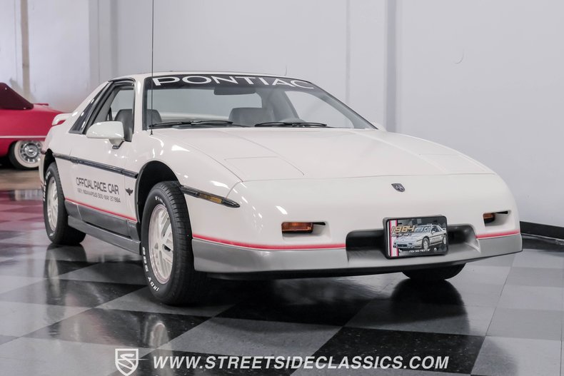 Pontiac-Fiero-1984-White-Gray-25