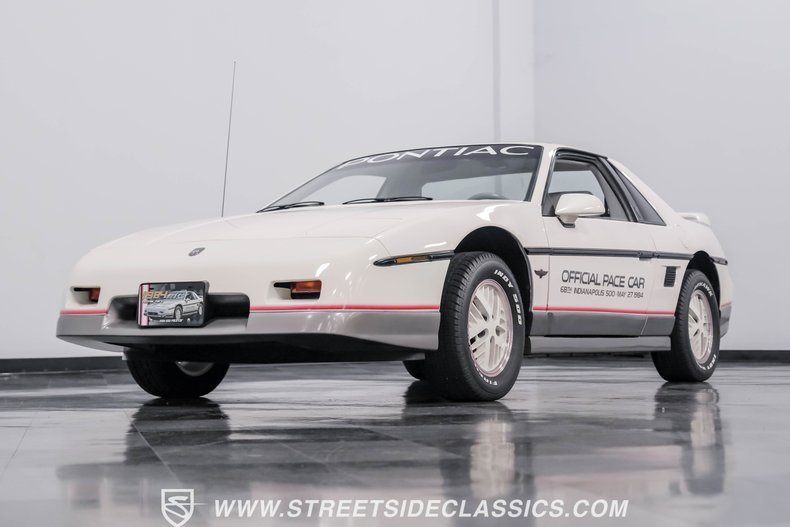 Pontiac-Fiero-1984-White-Gray-30