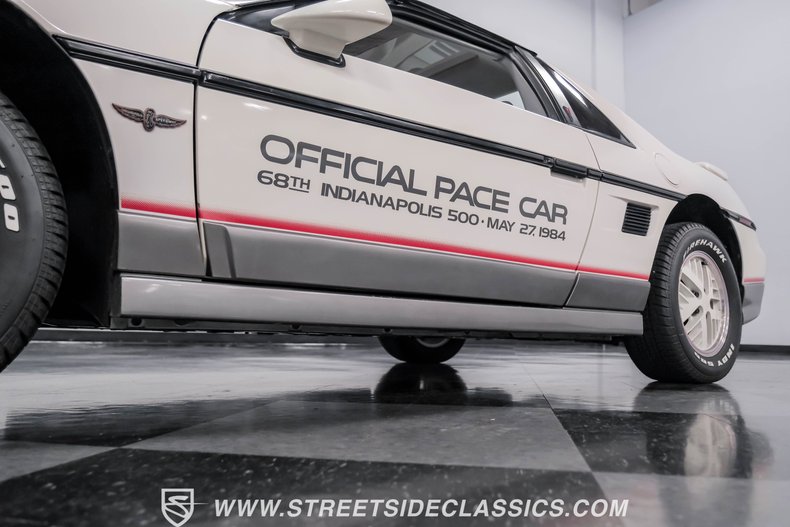 Pontiac-Fiero-1984-White-Gray-31