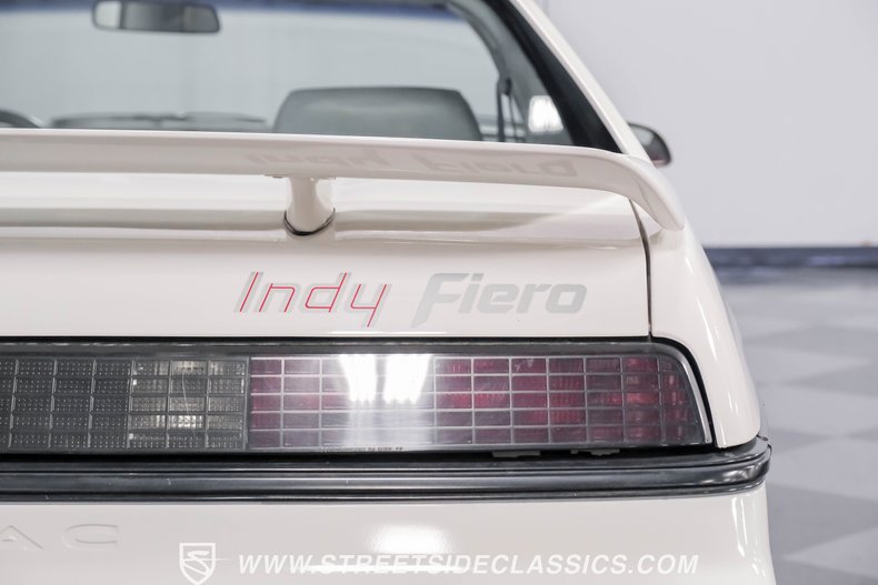Pontiac-Fiero-1984-White-Gray-36