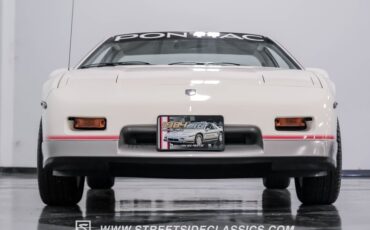Pontiac-Fiero-1984-White-Gray-40