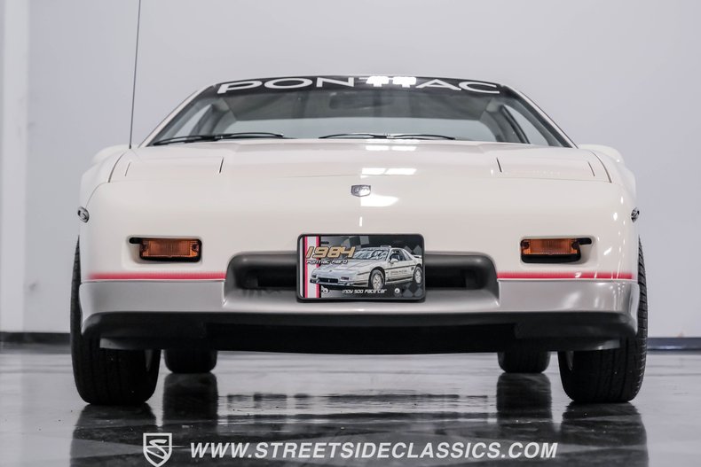 Pontiac-Fiero-1984-White-Gray-40