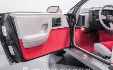 Pontiac-Fiero-1984-White-Gray-47