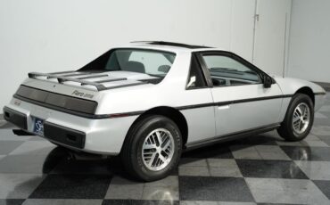 Pontiac-Fiero-1985-Coupe-10