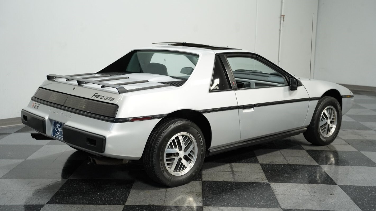 Pontiac-Fiero-1985-Coupe-10