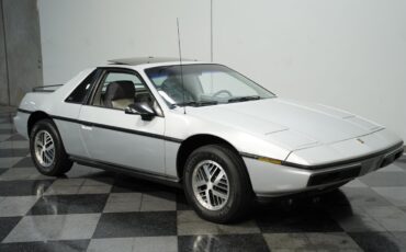 Pontiac-Fiero-1985-Coupe-12