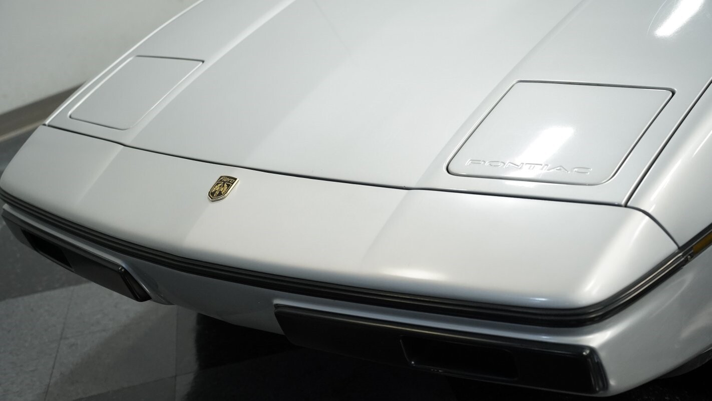 Pontiac-Fiero-1985-Coupe-16
