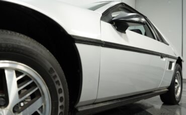 Pontiac-Fiero-1985-Coupe-17