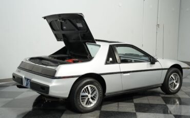 Pontiac-Fiero-1985-Coupe-24