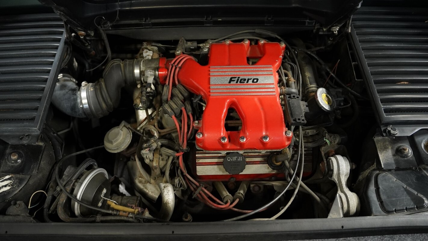 Pontiac-Fiero-1985-Coupe-3