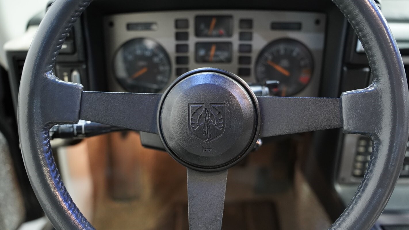 Pontiac-Fiero-1985-Coupe-32