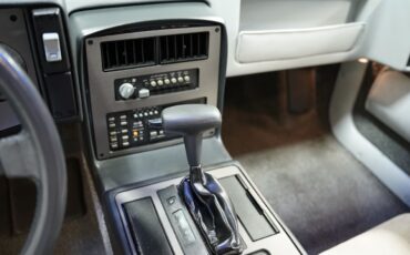 Pontiac-Fiero-1985-Coupe-35