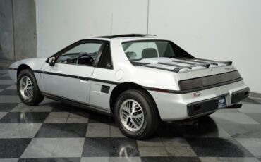 Pontiac-Fiero-1985-Coupe-6