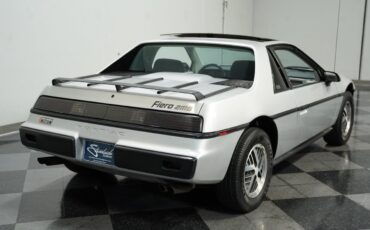 Pontiac-Fiero-1985-Coupe-9