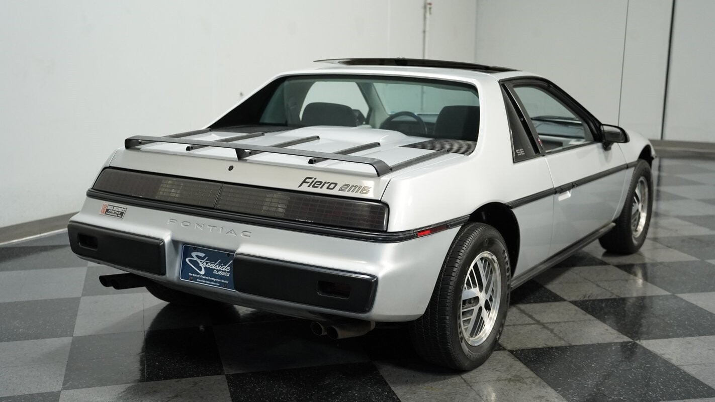 Pontiac-Fiero-1985-Coupe-9