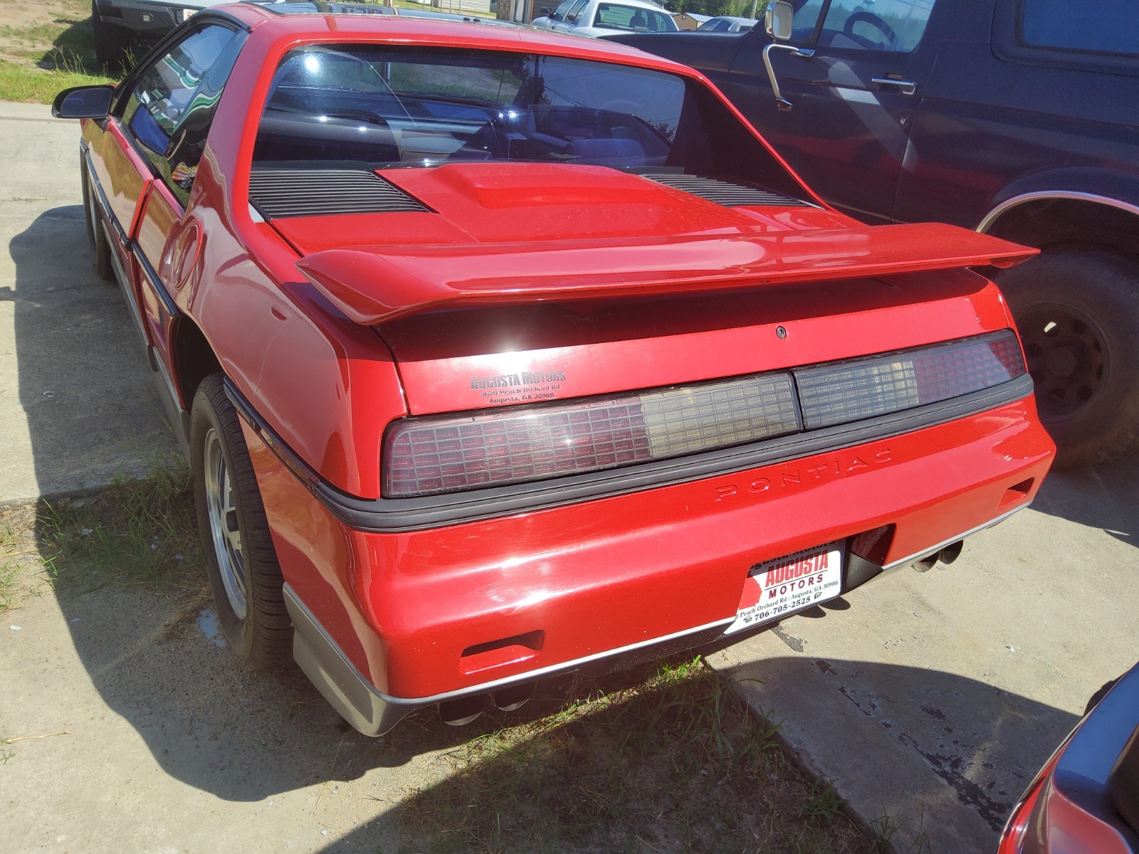 Pontiac-Fiero-1985-Coupe