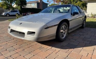 Pontiac-Fiero-1985-Silver-gray-3