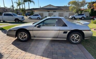 Pontiac-Fiero-1985-Silver-gray-4