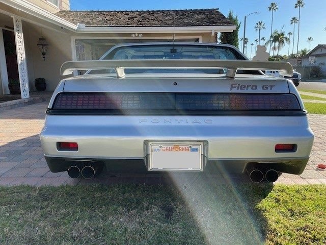 Pontiac-Fiero-1985-Silver-gray-6