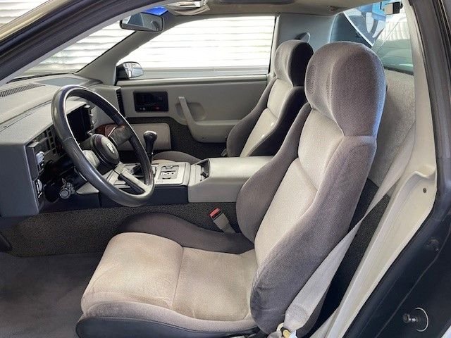 Pontiac-Fiero-1985-Silver-gray-7
