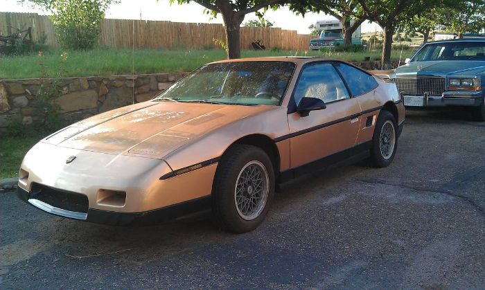 Pontiac-Fiero-1986-2