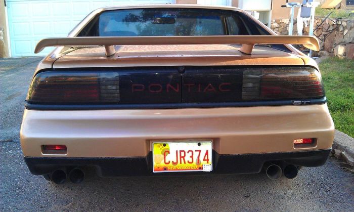 Pontiac-Fiero-1986-3