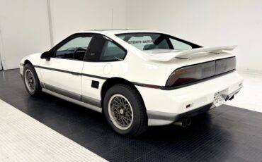 Pontiac-Fiero-1986-White-Gray-1