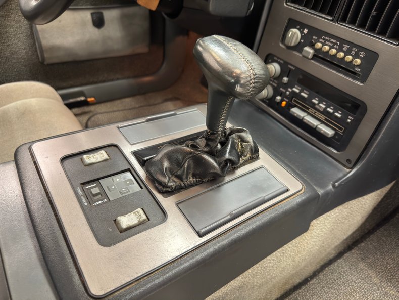Pontiac-Fiero-1986-White-Gray-12