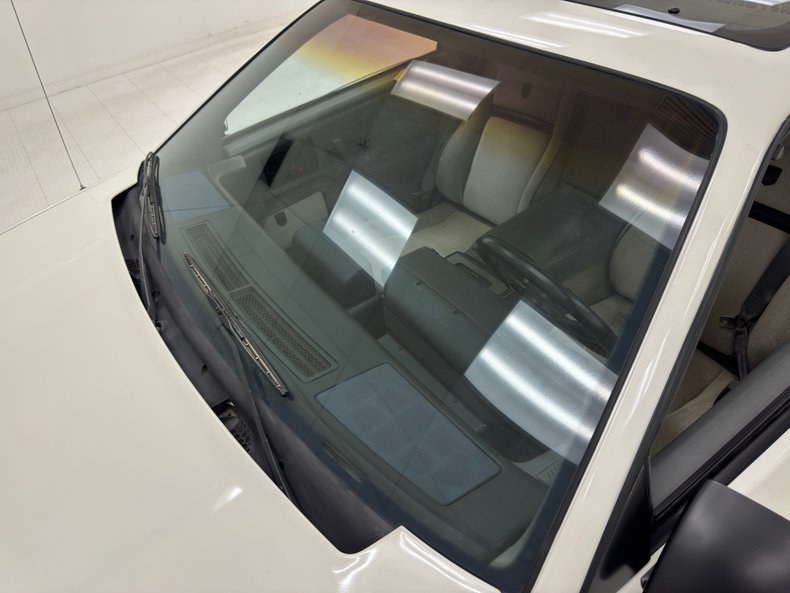 Pontiac-Fiero-1986-White-Gray-22