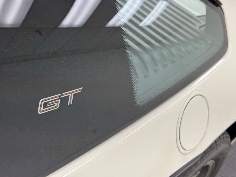 Pontiac-Fiero-1986-White-Gray-25